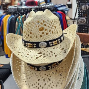 Chapeau de paille beige avec bandeau amérindien