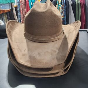 Chapeau de feutre brun dessus étroit